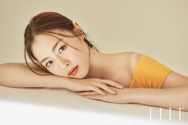 Actor Lee Yeon-hee, who has been working on the screen with the movie Marriage Blue, has released a pictorial featuring the colorful charm.On the 22nd, fashion magazine Elle released a beauty photo album with Actor Lee Yeon-hee and the cosmetic brand THREE.Lee Yeon-hee in the public pictorial captures the attention with her beautiful and beautiful beauty rather than the full bloom.Especially, Lee Yeon-hees eyes, which are clear and transparent like watercolors, blend with the colorful color look and create a mysterious atmosphere.Lee Yeon-hee on this day crossed the unique pure and clean and elegance, and expressed the color of spring in a colorful way and attracted the filming scene.Meanwhile, Lee Yeon-hee continues to play screens with the movie Marriage Blue.Lee Yeon-hee is a 2-thirdies through Jin-a, who is suffering from growth pains in the drama.While conveying sympathy and comfort to youth, it is giving a sweet excitement with chemistry with Jaeheon (Yoo Yeon-seok) in the play.