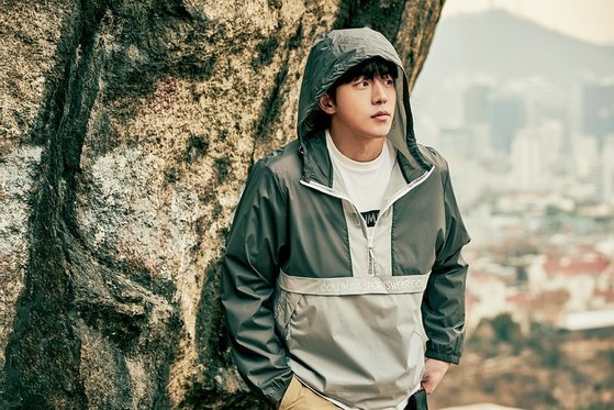 It is an image representing youth.Columbia, a global Outdoor Research sports brand, unveiled a spring season picture with its exclusive model Nam Joo-hyuk for the upcoming Spring.This picture shows the concept of MADE FOR OUTSIDE, which is a concept that enjoys outdoor research activities in open nature.Nam Joo-hyuk in the picture attracts attention by showing healthy and dynamic charm and trendy outdoor research climbing look in the background of the natural scenery of Inwangsan in Seoul, which is preferred by the MZ generation.