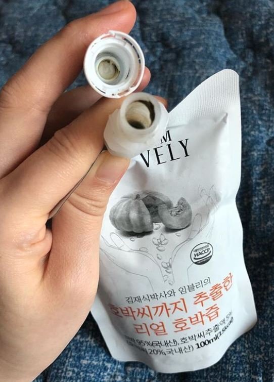 인플루언서 마케팅의 원조인 임블리가 2019년 판매한 호박즙에서 곰팡이가 발견됐다. 사진 인스타그램