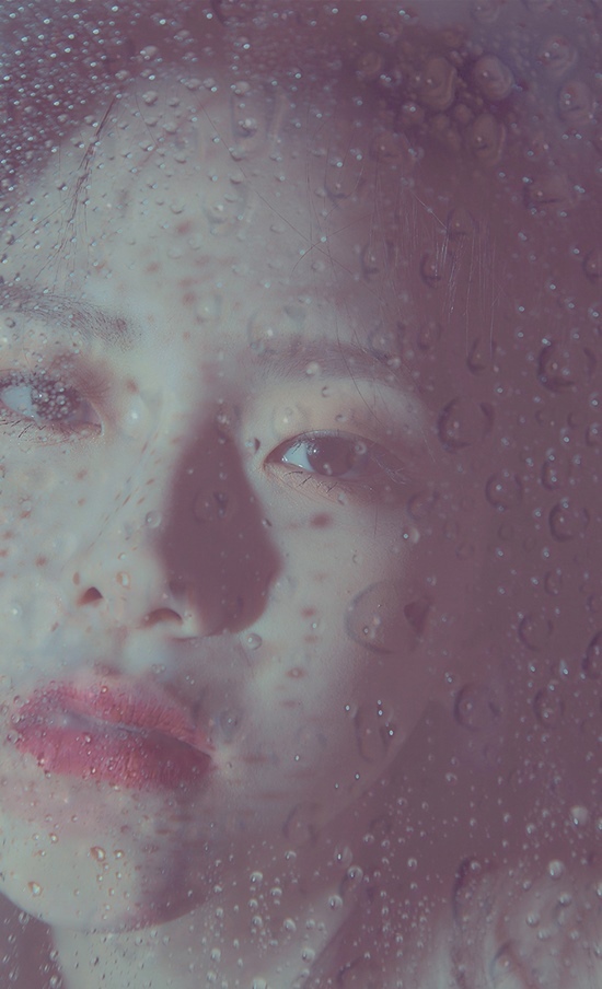 Actor Daeun Jeong of TVN Luca showed a subtle and SinB atmosphere.Unlike the way of radiating a strong force through the kicking action in the drama through the sidusHQs planned picture sid_US, it showed hidden sadness and loneliness.Daeun Jeong in the public picture creates a faint atmosphere through the rainwater falling on the window, and in the cold eyes, the loneliness is turning away and making the eyes unstoppable.Especially, the side line and the slender figure falling down to the soft curve add feminine charm and induces protective instinct, so that the strong red hair Yuna of Drama Luca can not be found.Meanwhile, Daeun Jeong showed his presence with high combat power and strong visuals in Drama Luca, but he is attracting attention with his unexpected human appearance, revealing his heartfelt loyalty and affection to the team leader Lee Son (Kim Sung-oh).In addition, the pain of killing a colleague and losing his leg due to a gun mishap in his military life exists as a deep sadness in the inside, which is in line with the concept of this picture.Unlike this strong figure in the play, Daeun Jeongs picture with SinB and subtle charm can be seen in the sidusHQ official post.Photo = sidusHQ