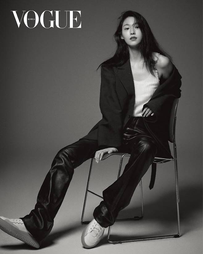 설현(사진=보그 코리아 3월호)