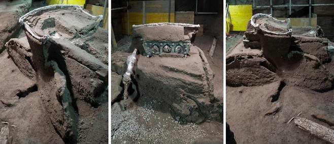 폼페이고고학공원은 27일(현지시간) 이탈리아 폼페이 시비타 지울리아나에서 온전한 상태로 보존된 마차를 발굴했다고 밝혔다. 폼페이고고학공원 제공