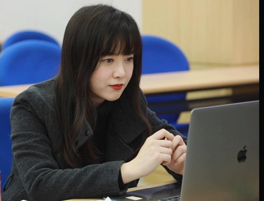 Actor Ku Hye-sun has reported on the latest.Ku Hye-sun posted a photo on his Instagram on the afternoon of the 28th.In the photo, Ku Hye-sun is listening to an online lecture at Sungkyunkwan University.Earlier in February last year, he reported on his return to Sungkyunkwan University.In addition, Ku Hye-sun said, Sungkyunkwan University Station Confucian girl is now listening to The Analects (Dog healthy). He left a message saying, I will convey Confucius words sometimes.