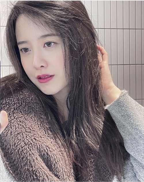 College students beautiful looksKu Hye-sun shows off her beautiful looksHe posted a picture on Instagram on the 3rd, along with an article entitled Is this straight or half a hair?Ku Hye-sun in the photo caught the eye with a flawless skin without a single Blemishes.The netizen responded beautiful and pretty.Meanwhile, Ku Hye-sun recently reported on the recent loss of weight.In Sumi Mountain, which aired on the 25th of last month, Ku Hye-sun surprised everyone by saying, I did not exercise, but I lost about 14kg in two months when asked by Kim Soo-mi, the owner of the mountain.