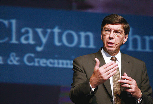 클레이튼 크리스텐슨 미국 하버드 경영대학원 석좌교수가 2007년 6월 멕시코에서 열린 한 콘퍼런스에 참석해 강연하고 있다. (사진=블룸버그)