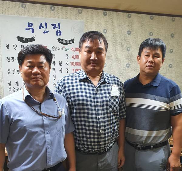 대전대 한정훈감독 이해정 챔프 대전 체육회 김왕순차장(우측)