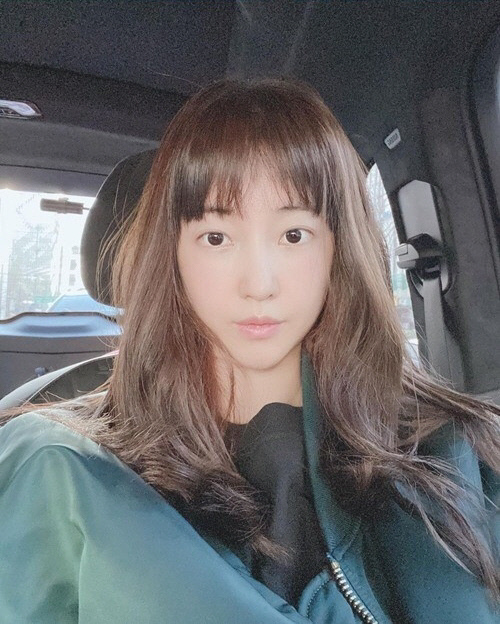 On the 5th, Kim Sarang posted two photos with an article titled mood change through the personal social network service.In the open photo, Kim Sarang caught his eye with a short bang and a younger Beautiful looks than before.Kim Sarang played Kang Hae-ra in the recently-end TV drama Revenge.Photo  Kim Sarang SNS