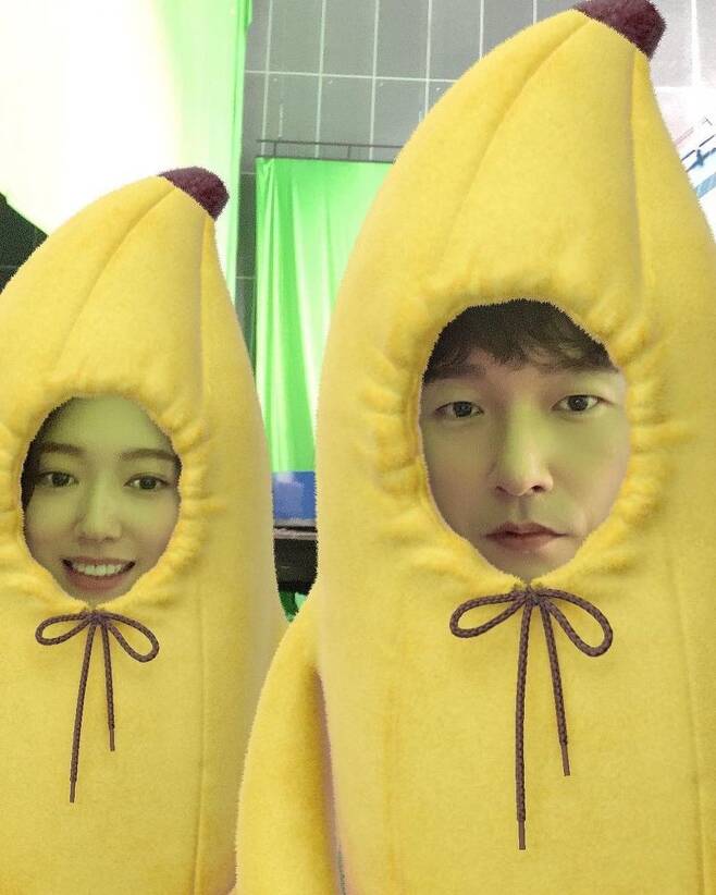 Park Shin-hye and Jo Seung-woo showed off their reversal story charm with their cute looks.Park Shin-hye posted a picture on his instagram on March 6 with an article entitled Banana Nana Nana ~ ~ ~ ~ ~ Banana Tasal West Sea to be allowed by my brother.In the public photos, Park Shin-hye transformed into Jo Seung-woo and Banana using camera applications.Even with the Banana effect applied, Jo Seung-woo, who makes a spleen look, laughs.The netizens who watched the post responded that Both are so cute and Do you have any videos?