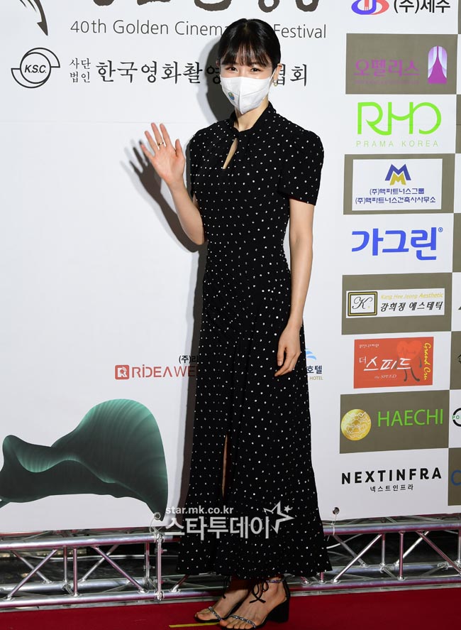 The 40th Golden Cinematographer Awards were held at Opelis, Seosomun-dong, on the afternoon of the 11th.Actor Lee is attending the red carpet event ahead of the awards.