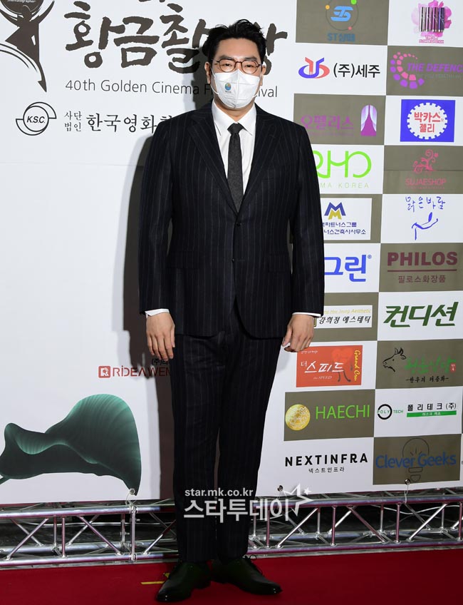 The 40th Golden Shooting Awards ceremony was held at Opelis in Seosomun-dong on the afternoon of the 11th.Actor Cho Jin-woong attends the red carpet event ahead of the awards ceremony.