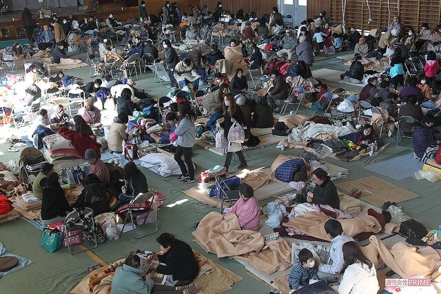 2011년 3월 11일 발생한 동일본대지진 당시 대피소의 모습. livedoor 제공