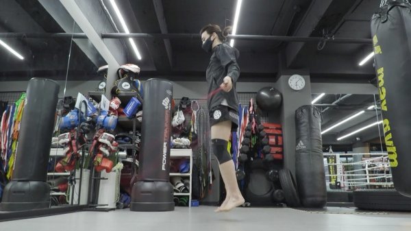 Kim Ji-hoon, who was helpless in front of Bosss merciless hard training, is begging for the Korean language he knows, raising questions about how much kickboxing skills he will have.MBCs I Live Alone (planned by Ahn Soo-young / director Huh Hang Kim Ji-hoon), which will be broadcast on the 12th, will unveil Kim Ji-hoons high-level kickboxing skills.Kim Ji-hoon, who has been involved in the exercise preview education following the language preview education, focuses attention on his kickboxing skills that have long been polished.Kim Ji-hoon, who loosens himself lightly with squat and rope skipping, starts to hit the sandbag, captivating his eyes with a quick punch and a tremendous sense of hitting.Kim Ji-hoon, who is on the ring, continues to train under Bosss guidance with a glove on his glove, saying, The time of hell has come.Kim Ji-hoon, who was attacked by Boss without any reason, pleaded with the Foreign language he learned at the institute and showed the aspect of private education enthusiasm even in desperate situations and caused laughter.Kim Ji-hoon is not going down yet, the production team said, and he will show the appearance of the passion Roly-poly toy that happens again like the Roly-poly toy while repeating the fall and fall in the ongoing attack.Kim Ji-hoon said that learning is fate and said that he expressed his extraordinary idea of ​​privat education passion.The show aired at 11:10 p.m. on the 12th.