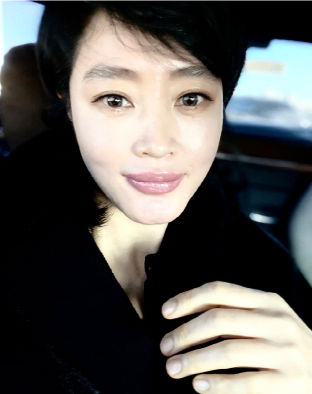 Beautiful looks of Actor Kim Hye-soo shinedKim Hye-soo posted a picture on his instagram on the 17th without any comment.Inside the photo is a picture of Kim Hye-soo, who is taking a selfie in a moving car; Kim Hye-soo, who is taking a picture with a close-up face.The bright eyes were beautiful. The deep eyes contained Kim Hye-soos aura.Also, the pale smile made Kim Hye-soos beautiful beautiful look even more brilliant.Actor Hwang Bo Ra, who saw this, commented Wau and admired Kim Hye-soos beautiful looks.Meanwhile Kim Hye-soo confirmed her appearance on the Netflix original series Juvenile Justice.