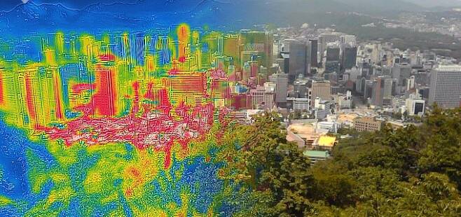 서울 남산에서 바라본 폭염경보가 내려진 도심의 모습. 열화상 이미지에서는 높은 온도는 붉은 색으로, 낮은 온도는 푸른색으로 표시된다. 연합뉴스 제공