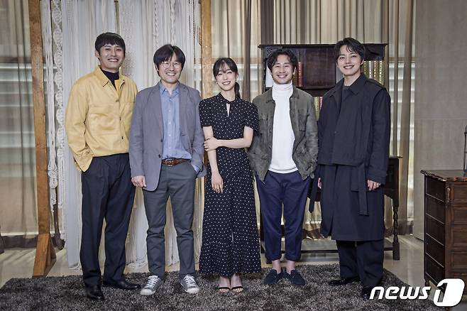 왼쪽부터 최대훈, 이규회, 최성은, 신하균, 여진구/ 사진제공=JTBC © 뉴스1