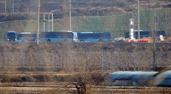 지난해 12월 말 경북북부 제2교도소 도착하는 호송차. 연합뉴스