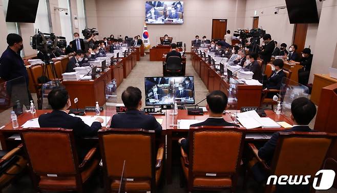 법제사법위원회 전체회의가 열리고 있다./사진=뉴스1