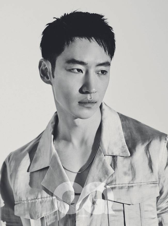 Lee Je-hoons intense charm is highlighted.In a photo released on March 24, Lee Je-hoon caught his eye by revealing his intense expression and eyes.Lee Je-hoon, who plays the role of Taxi driver Kim Do-gi from the special unit in the drama The Good Detective, which is scheduled to be broadcasted on April 9, finished the image of the characters trailer by shooting a picture with a sophisticated and dynamic style car.In an interview with the pictorial, Lee Je-hoon commented on the drama The Good Detective Taxi, My character is a Taxi article during the day and a solver on the side of the weak at night.But not exactly a hero.I punish the villain instead of the law, but there is a point where I am worried about whether his behavior is right or wrong. Lee Je-hoon, who has shown various spectrums, said, I am willing to jump into transform or Top Model.I dont know what kind of evaluation youll get when you try to change it, but Im not afraid.I think it can be stable if I continue to play well and familiar with me, but it will not be fun. 