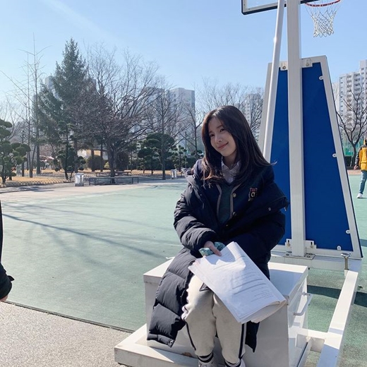 Girl group April member Yoon Chae-kyung has released the recent situation.April Yoon Chae-kyung said on the 25th, Web drama <1:11 time to go to you> March 26 mbc drama net Friday night 12 oclock full time!From April 2, you can meet every 10 minutes on Naver TV and YouTube every week. Yoon Chae-kyung, dressed in a check-moo costume, is sitting comfortably on the floor and taking a pose with a script taken at the scene of the drama shooting.Yoon Chae-kyung will take on his first political challenge with the cable channel MBC drama net 1:11 to you which is released on the day.The drama is a work that depicts the story of a man and a woman who can not forget their first love. It is the content of the main characters who stop at 1:11 in the clock, recalling the past and reuniting with music.Yoon Chae-kyung plays Song Yeol-ul, who is making a fuss about finding her sisters boyfriend for the adoption of a cat.In particular, the recent situation of Yoon Chae-kyung is the first recent situation after the recent April controversy.There has been a great controversy over the suspicion that former April member Lee Hyunjoo was bullied by other members at the time of his April career.However, Yoon Chae-kyung was not involved in the Lee Hyunjoo bullying controversy as a member of Lee Hyunjoo who joined after leaving April.Yoon Chae-kyungs SNS is only about a month since the 28th of last month.