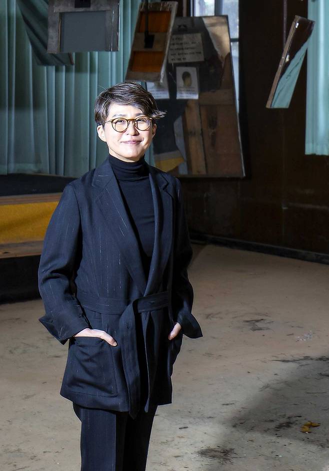 김선정에게 성공한 미술 작가들에게서 발견한 공통점이 무엇인지 물었다. “다들 무척 까다롭다는 것? 그것도 무지무지!” 그는 “결국 꾸준히, 열심히 한 작가가 살아남더라”고 했다. /김종연 영상미디어 기자