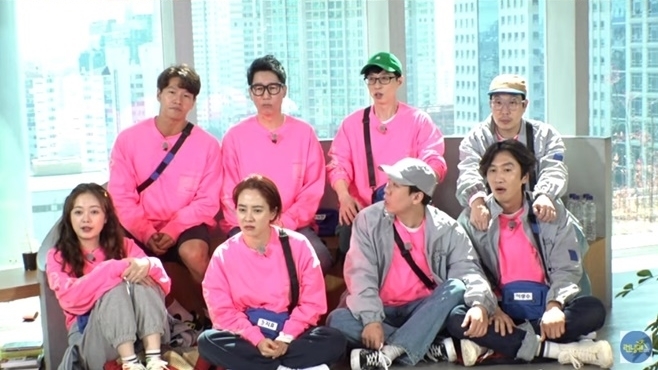 Yoo Jae-Suk reveals that he never bought Share, which Ji Suk-jin recommended.On April 5, SBS Running Man broadcast a surprise Love Live! broadcast on the official YouTube channel.On the day of Love Live! On the show, Running Man members had time to answer Netizens questions.When one Netizen asked Ji Suk-jin to give me Share information, Ji Suk-jin replied, I cant tell you that.Netizen then laughed, saying, Mr. Ji Suk-jin is trying to buy everything except what he wants to buy.Ji Suk-jin also agreed, adding: Ive heard a lot of these stories: someone told me when you live, please, take it out.Please tell me when you sell, buy it. 