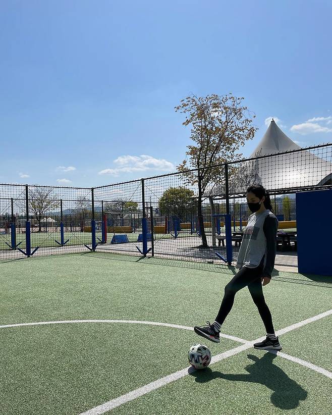 Actor Han Chae-ah has revealed his current status in football practice.Han Chae-ah posted several photos on his instagram on the 9th with an article entitled Womens Soccer. Fighting.In the photo, Han Chae-ah, who visited his father-in-law Cha Bum-kun soccer classroom, was shown.Leisure is seen in Han Chae-ahs form, which is about to play football in athletics.Han Chae-ah also revealed his soccer skills on the snow pilot SBS The Beating Girls in February. Han Chae-ahs soccer skills seem to be thanks to his father-in-law.At the time, Han Chae-ah boasted about football, Its a field that my family thinks special: its the youngest daughter-in-law of a football family; there are many people at home who will teach football.Meanwhile, Actor Han Chae-ah is married to Cha Se-jji, the third son of former football coach Cha Bum-kun in 2018, and has a daughter.