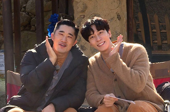 On SBS All The Butlers, which is broadcasted at 6:25 pm on the 11th (Sun), 100% purity entry Axis of Master Lee Kyung-kyu, which is forced to fix the channel, will be released.On the same day, Lee Seung-gi, Yang Se-hyeong, Shin Sung-rok, Cha Eun-woo and Kim Dong-Hyun will show the All The Butlers table 2021 Healing Camp: One World as a skill learned in Lee Kyung-kyus entertainment lecture.The 2021 Healing Camp: One World, armed with the upgraded progress of the members, was invited to an unexpected big-name guest, and the scene was overturned.Guest is said to have expressed his aspiration to restart the entertainment variety through All The Butlers.The super-large guest that turned the scene upside down raises questions about who it might be.In the lecture of Lee Kyung-kyu, the ensuing entertainment master, there was a spectacular event that transcended imagination.All the members screamed at the surprise gift prepared by Lee Kyung-kyu, and the members jumped into the valley even in the subzero weather in the gem of the master, There is no free food for Millionaires in entertainment.Attention is focused on what is the 10-year extension of the entertainment life of Lee Kyung-kyu, an entertainment loan that can not put a strain on the end, and how the members will change through this class.The site of Master Lee Kyung-kyus Entertainment Honey Tip Buffet, which can be picked according to taste, can be found on SBS All The Butlers, which is broadcasted at 6:25 pm on the 11th (Sunday).Photos