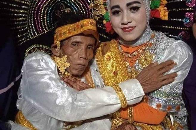 58세 인도네시아 남성과 결혼한 19세 소녀 "삶 끝날 때까지 돌볼 것" [일간 콤파스·재판매 및 DB 금지]
