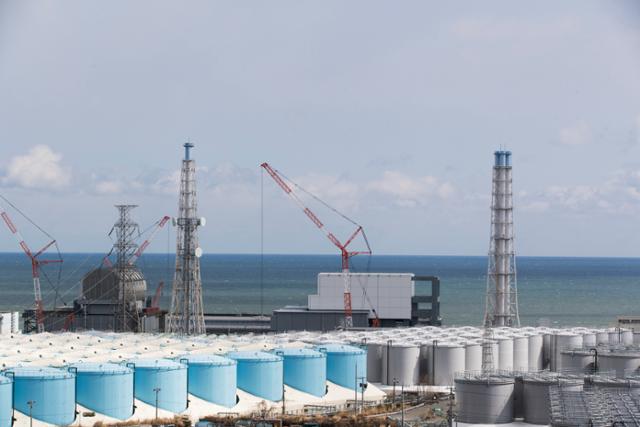 일본 후쿠시마현 오쿠마초에 있는 후쿠시마 제1 원자력발전소의 원자로 모습. 일본 정부는 후쿠시마 원전에 저장된 대규모 오염수의 태평양 방류 방침을 정했다. AP 연합뉴스
