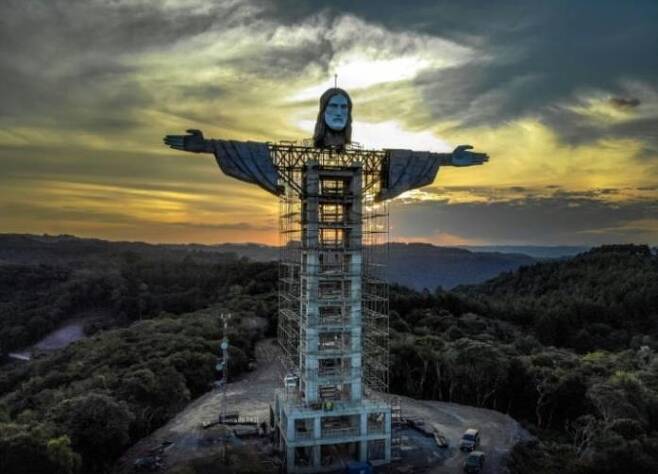 브라질 남부 엔칸타두시에 건립 중인 새 거대 예수상 [브라질 뉴스포털 UOL]