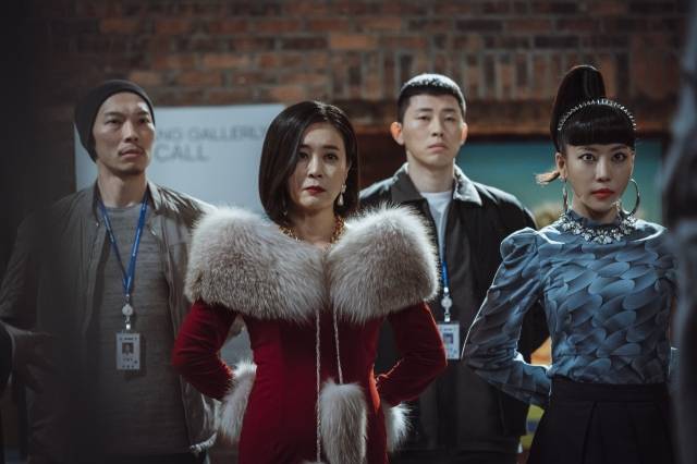 tvN 드라마 '빈센조'에서 주인공 빈센조를 도와 바벨그룹을 무너뜨리려는 금가프라자 사람들. CJ ENM 제공