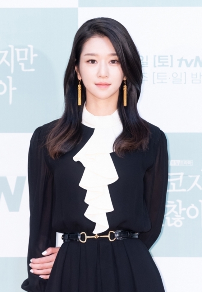 Actor Seo Ye-ji has been at the center of controversy every day with Personal Life Excommunication.Actor Kim Soo-hyun also lost his tongue in the rush of suspicion that he was tailing his tail.Seo Ye-ji started full-scale acting through TVN Drama Potato Star 2013QR3 in 2013, and it is the 9th year of debut this year.In the meantime, Drama Gallery, Moorim School, Super Daddy, Night Watchman, Centrifugal Physics, Cancer, Meet Memory, etc., showed stable performances regardless of genre, but did not reach the rise star.Then, in 2017, OCN Drama Save me, the rediscovery of Seo Ye-ji began with the character of Lim Sang-mi, a girl confined by a pseudo-coach.The distinctive bass tone voice and idiosyncratic appearance played a big role in giving confidence to the public, and it was the heyday through TVN Drama Psycho but Its OK which was aired last year.When Kim Soo-hyuns return to the military service, Psycho but its okay started to air, it was rather a big topic because of Seo Ye-ji.The character played by Seo Ye-ji is a child literature writer with anti-social tendencies.It is thanks to his unwavering charisma, firm voice, and styling that gives a gorgeous but gothic impression, and Seo Ye-ji itself, which boasts a gloomy torture and high synchro rate.Kim Soo-hyun also said, It is usually too comfortable, but it is so immersive that it is creepy when I press the play button in front of the camera.Thanks to Seo Ye-ji, I am receiving energy and stimulation, and I am studying a lot. Even after the end of the Drama, popularity continued.He appeared in several CFs, including the appearance of Ko Mun-yeong Character in the web novel The Men of Harem AD, and enjoyed his second prime.Seo Ye-ji, who was confirmed to be the next work with a production cost of 20 billion won in the popular high-flying march that seemed to be eternal, is now at the center of the impossible Excommunication with the outstanding acting power.Not long after the so-called manipulation of Gaslighting his boyfriend Actor Kim Jung-hyun, he was in a quandary as suspicions such as school violence, forgery of education, and staffing were revealed on the surface of the water.When Kim Jung-hyun-related suspicions surfaced, Seo Ye-ji dismissed it as a common love fight through his official position, but this has caused even greater anger.In addition, we are talking about a series of controversies to be explained.In the past, even though the past has been disclosure, Seo Ye-ji himself and his agency have no more explanations or reactions.Just the disclosure that has been overwhelmed has been continuing, and the Seo Ye-ji Excommunication is flowing into an unresolved shape.