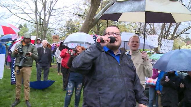 켄터키 주 의회 앞 백신 반대 시위