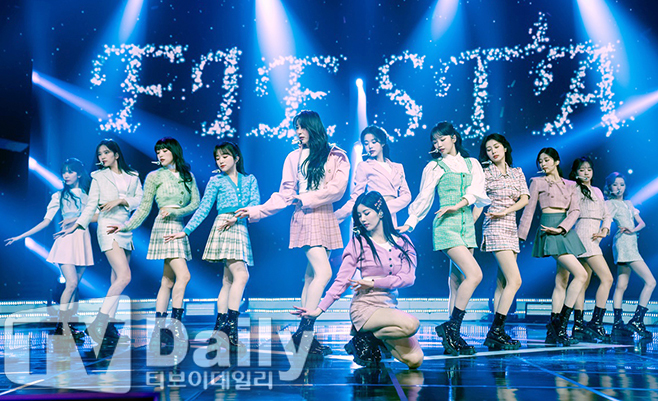 The group IZ*ONE (IZ*ONE) closes Film.IZ*ONE ends and disbands all Films on 29thMnet said, The project film of IZ*ONE, which debuted as a COLOR*IZ album in 2018 and has grown into a group that represents Asia with great love in Korea and the world stage, will be completed as scheduled in April.Mnet and Swing Entertainment/Off the Record will thank all 12 members of IZ*ONE who have shown a wonderful appearance and will support the growth as The Artist in the future so that the fantastic story that we have created together can continue.I would like to expect and support them for a new look they will show in the future. Before the contract expired, fans anti-dismantling campaign occurred and the film extension was over, but eventually they gathered opinions to finish the film.Miyawaki Sakura expressed great regret by conveying the news of the dismantling through his radio broadcast on the day, and Honda Hitomi poured tears at the fans who met at Incheon International Airport to leave Japan.IZ*ONE, which was born through the Mnet audition program ProDeuce48 broadcasted in 2018, is a project group consisting of 12 people including Jang Won Young, Sakura, Jo Yu-ri, Choi Yena, An Yoo Jin, Kwon Eun-bi, Kang Hye Won, Kim Min-joo, Kim Chae Won, Lee Chae Won, Nako and Hitomi.He made his official debut in October of that year and played active film for two and a half years.Of course, I was in crisis with twists and turns. The crew of ProDeuce was temporarily suspended due to the ranking manipulation scandal.However, Mnet took responsibility for the situation and took the position that IZ*ONE would do my best to support it.Fans also had unwavering support, and IZ*ONE pushed Film on this.As a result, it has become a top with great popularity centered on both Korea and Japan.Last year, she achieved a record sales volume of about 1.3 million albums with three albums, and achieved remarkable results such as Womens The Artist cumulative record sales in 2020, which led to the top of various music charts and the song awards ceremony trophy sweep.The fans are saddened because they have been in the film for the longest time in the Pro Deuce series.So IZ*ONE held its last concert One the Story (ONE, THE STORY) last month and thanked the fans who ran together for a long time and shed tears.At the time, IZ*ONE said, Every time I was tired and tired, I had a wizone with my members and I was able to stand up and get up again.Thank you for always being on our side and making unforgettable memories. Thanks to wizone, I was happy every day. Now IZ*ONE heads to their own agency, where attention is drawn to what each of the 12 members, who have constantly worked and showed endless growth potential as The Artist, will show their way.