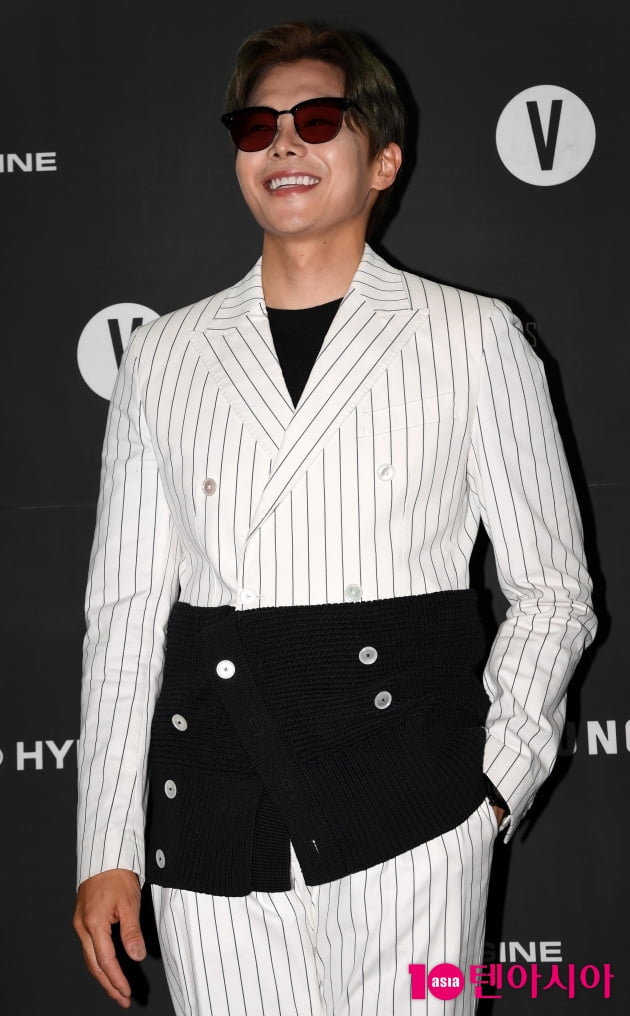 Actor Park Eun-suk poses at the premiere of the launch of Vibe Studios VIT at CGV Cheongdam Cine City in Sinsa-dong, Gangnam-gu, Seoul on the afternoon of the 30th.
