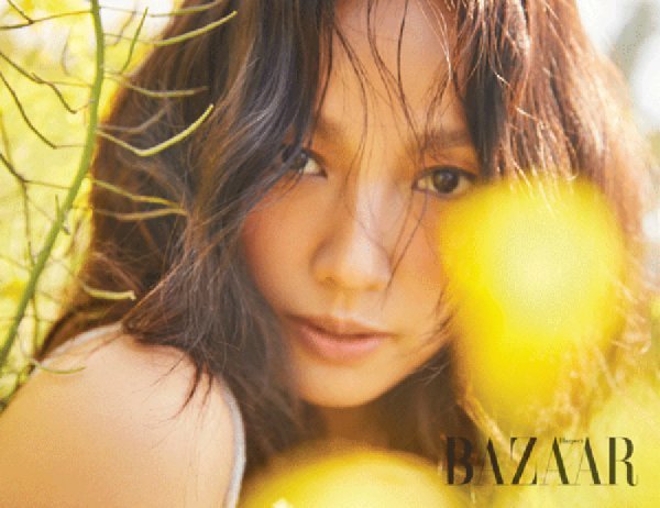 I had a special meeting with Lee Hyori in the fashion magazine Harpers Bazaar.In an interview after the filming, Lee Hyori said, When I return home from yoga in the evening, my husband (Lee Sang-soon) will make dinner.Puppies can walk and run on the dirt road, he said. I feel happiness in a small daily life.Lee Hyori also revealed the reason for the second generation plan: I think the reason I came to this world is to learn something, Lee Hyori said.But she said that the most common thing to study is child care, and I want to learn sacrifice and effort that only my mother can do. Im also very interested in making ceramic wares, Lee Hyori said. Its a special experience to make things I want to express with my own hands.I have been making a dog for my friends since I learned ceramic ware. Gift, which was recently comforted, also revealed.Lee Hyori said, When I died, I was sad and hard, but when I ate the sweet imported snacks sent by designer Johnny, I felt better and it was a great comfort.I think this is a true Gift. When asked who he wanted to comfort these days, he said, I think everyone is tired and angry with the prolonged Corona, and the case of indiscriminate violence against colored races is typical.How can I free the minds of angry people? I think so much, or I want to comfort them with laughter or singing.The song that gave such comfort is the song Goodnight, My Love owned by the lyricist. When can I be comforted by Lee Hyoris voice?Lee Hyori said, Its not a planned style, whatever it is. Anytime you get a good song or a chance like Refund Sisters!Lee Hyori pictorials can be found in the May issue of Harpers Bazaar.