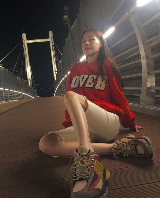 Minah, from Group Girls Day, revealed her routine.On the last three days, Minah posted several photos on his personal Instagram.Minah in the public photo is sitting on his legs and taking pictures in various poses. Minah takes pictures with casual costumes and lovely visuals, making fans feel heartbreaking.He also boasted a slender figure with a slim glamor.Meanwhile, Minah was recently cast in MBCs new drama Check Event.Check the event depicts the story of a broken lover winning a trip at an event where he participated as a couple.