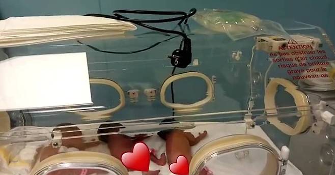 말리 여성이 출산한 아홉 쌍둥이 중 3명의 아기. 말리 보건부 홈페이지