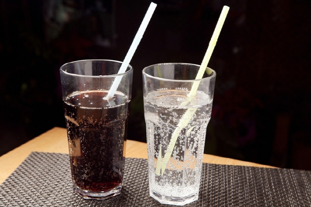 설탕이 첨가된 음료를 많이 마시면 50세 이전에 대장암에 걸릴 위험이 높다는 연구 결과가 나왔다./사진=게티이미지뱅크