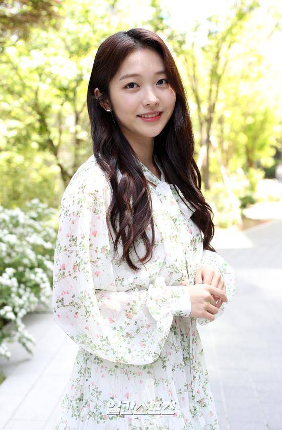 배우 홍승희가 3일 오후 서울 마포구 상암동 JTBC에서 일간스포츠 '직격인터뷰'애 임했다. 홍승희가 인터뷰에 앞서 포토타임을 갖고 있다. 홍승희는 최근 종영한 tvN 월화극 '나빌레라'에서 첫 주연으로 20대 청춘 은호 역을 맡아 팬들을 사로잡았다. 김진경 기자 kim.jinkyung@jtbc.co.kr/2021.05.03/