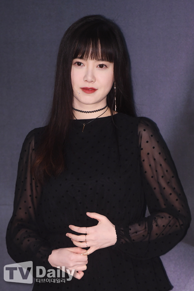 Actor Ku Hye-sun has made further statements, with YouTuber suing for defaming his reputation.Ku Hye-sun posted a long article on his SNS on July 7, saying, I married with a conservative ethics, so I felt betrayed by personal things last year and could not make a rational judgment and did not understand my opponent generously.I am ashamed of what I have done emotionally when I think about it now, he said. I did not want to talk about this again and I did not want to come to the surface.I have an obligation to protect Friend, he said. I hope Friend does not have a disadvantage.Finally, he said, Please encourage the person who has been with me to start things, he said. I did not do that, but I hope you will have it.Earlier, legal firm RIU Hotels, a legal representative of Ku Hye-sun, sued YouTuber, who runs the YouTube entertainment back channel, for defamation.RIU Hotels, a law firm, said on July 7, YouTuber Lee Jin-ho has filed a complaint on the YouTube channel for disseminating false facts and defaming his reputation.The YouTuber was hit by a shock alone, Ahn Jae-hyun, on the last three days.Top actress Affidavits reality in the video, Ku Hye-sun and Ahn Jae-hyuns divorce lawsuit, the process of appearing in the process, pointed out that the affidavit is different from the legal document form.Ku Hye-sun said, YouTuber misled the public by revealing false facts as if the affidavit did not have a legal form, but the affidavit was written by the name of the name, and the affidavit was confirmed and agreed with the name.The affidavit is a long-time friend and colleague of the complainant, and it is written that he can testify to Ku Hye-sun, who was struggling to divorce at the time, while he was in court, he said. It has been a while, but the source and route have been unknown. E-sun is very sorry and sorry for Friend.Please ask the affidavits name to be careful not to cause secondary harm. Ku Hye-sun married Ahn Jae-hyun in 2016; however, the fact of a feud in 2019, three years after their marriage, was announced, and they later divorced after mediation in July 2020.Next, specialize in Ku Hye-sun SNS postsBecause I married with a conservative ethics, I felt betrayed by personal things last year and could not make a rational judgment and could not understand my opponent generously.Now, when I think about it, I feel more shameful about what I have done emotionally, so I did not want to talk about it again and I did not want to rise to the surface.But again, the reason I wrote this long article is that I do not want Friend to be damaged only because I am Friend of a person, and I have an obligation to protect Friend, so I have said that my friend wants to keep it secret, and there is no celebrity friend.I hope this doesnt hurt Friend. Im also very grateful for it.I have already forgiven everything and I am positive that all of the things have happened to me to grow into a human being.I encourage him to start things with me, and the past mistakes are already past, so I can not do that, but I am eager to have you.