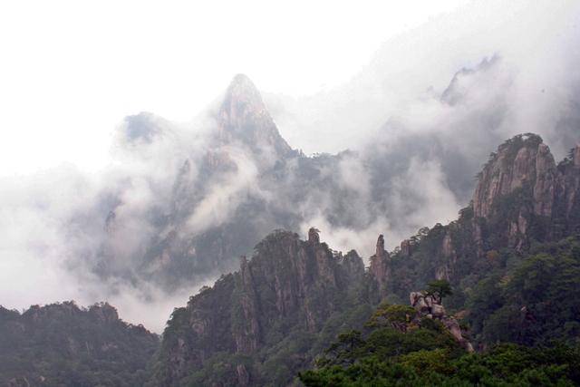 황산 후자관해에서 바라본 동해. ⓒ최종명