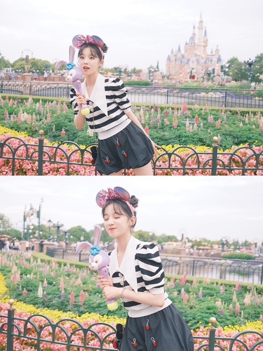 Song Yuqi of group (G)I-DLE opened Instagram.Song Yuqi posted a picture on his Instagram on the 10th with an article entitled This is YUQI, Neverland, hello.In the photo, Song Yuqi poses in what is believed to be an amusement park; Song Yuqi, with a cute headband and a dainty rabbit toy, is excited.The striped knit of the big Kara and the dumb bottom add to the cuteness.Song Yuqi followed (G) I-DLE official accounts and Mi-yeon and Minnie to signal full-scale communication.Song Yuqi will release its first digital single, A Page, on the 13th.