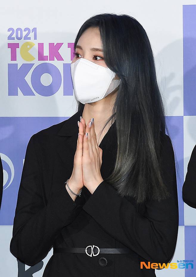 Girls group of the month JinSoul attended the 2021 Foreign Cultural Promotion Ambassador Commendation Ceremony held at the Seoul Museum of Contemporary Art in Sogye-dong, Jongno-gu, Seoul on the afternoon of May 10.