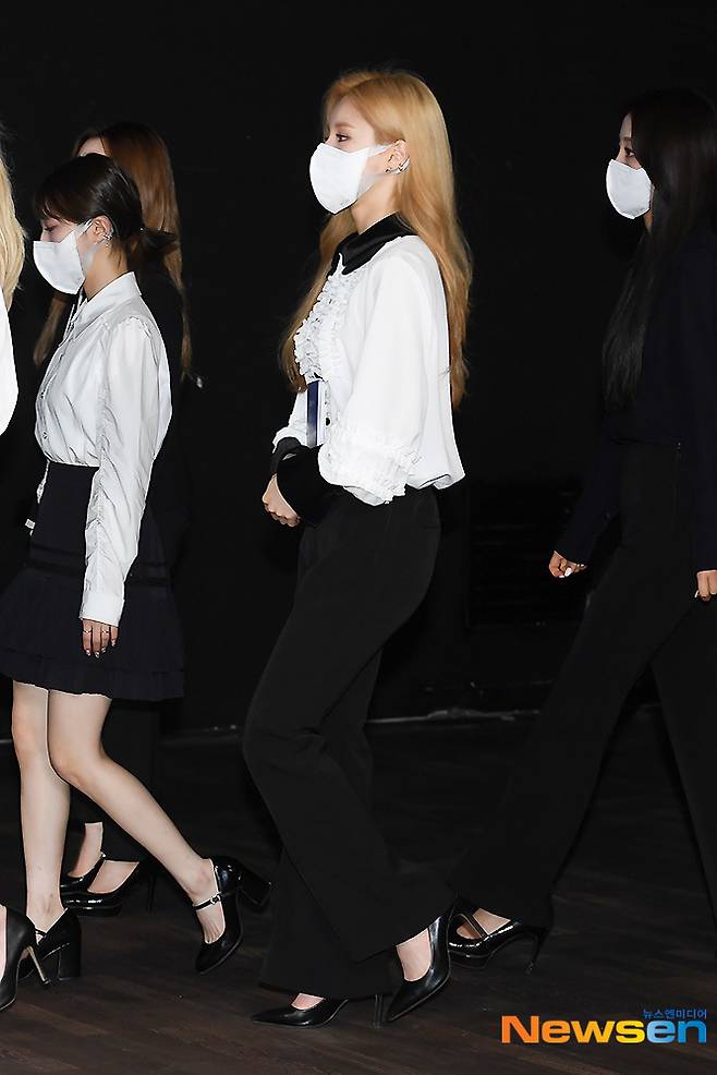 Girl group Loona HeeJin attended the 2021 Foreign Cultural Promotion Ambassador Commendation Ceremony held at the Seoul Museum of Modern Art, Sogye-dong, Jongno-gu, Seoul on the afternoon of May 10.
