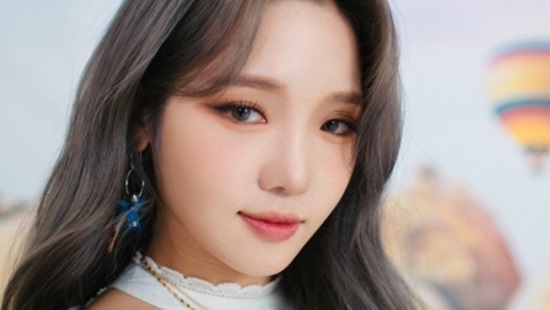 Girls group Fromis 9 (fromis_9) members showed off their nine-color visuals.Fromis 9 released concept film for each member of the 9 TRAVELERS (Nine Travelers) version of the second single 9 WAY TICKET (Nine Way Ticket) sequentially through its official SNS account on the afternoon of the 11th.Noh Ji-sun, Baek Ji-heon, Song Ha-young, Jang Gyu-ri, Lee Chae-young, Park Ji-won, Lee Sa-rom, Lee Seo-yeon and Na Kyung are attracting attention by showing more colorful movements and facial expressions in their respective videos.The nine-color personality and charm of the Fromis 9, which perfectly digested different concepts, once again shined in this concept film.Froomis 9 is showing a variety of teaching contents, including official photo and concept film for each member of the 9 TRAVELERS version, following the TICKET TO SEOUL version ahead of the release of the second single 9 WAY TICKET on the 17th.Through the teeing content, you can see the more visuals of the 9 members of the Fromis, and the colorful concept digestion power that completely digests any costume is also raising expectations for comeback.Fromis 9s second single, 9 WAY TICKET, will be released on various online music sites at 6 pm on the 17th.Photo: Fromis 9 Official SNS