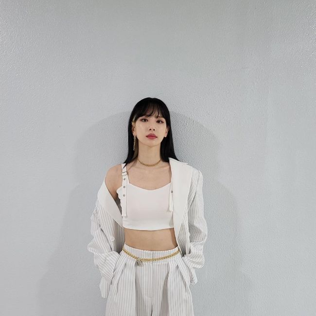 SEOLA, a member of the group WJSN and unit WJSN The Black, showed intense charisma.WJSN SEOLA posted an article and a photo on his 16th day, The Black. Inkigayo.The photo shows SEOLA, which debuted on SBS Inkigayo on the same day with WJSN The Black.The SEOLA, which was standing in front of the white wall with all-white styling, overwhelmed her eyes with charismatic eyes and expressions, and the subtle EXY and intense atmosphere impressed her.On the other hand, SEOLA is working as the title song Easy with EXY, Bona, and Eunseo as WJSNs second unit WJSN the Black.