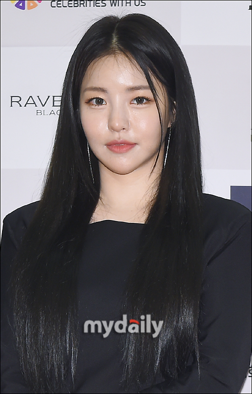 Brave Girls Yu-Jeong is attending the red carpet photo event of Korea Arts Culture Awards held at Ramada Seoul Hotel in Samseong-dong, Seoul on the afternoon of the 20th.