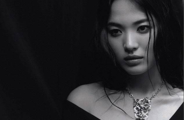 출처: 사진집 '모멘트 송혜교' 캡처