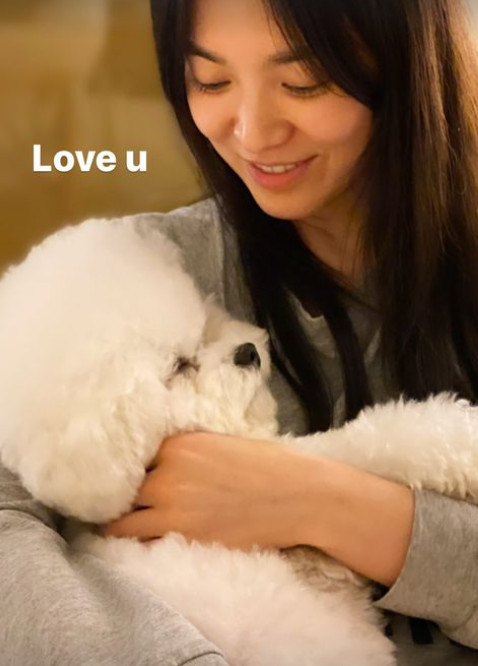 Seoul =) = Actor Song Hye-kyo shared a happy time with Pet RubySong Hye-kyo posted a photo on her Instagram story on Tuesday with an article entitled Love You.In the photo, Song Hye-kyo is smiling happily with Pet Ruby in her arms, even giving a glimpse of Song Hye-kyos special affection for Pet.Song Hye-kyo, especially in the face of a gentle person without a toilet, shows off her extraordinary beautiful looks and attracts Eye-catching.Meanwhile, Song Hye-kyo will appear on SBSs new drama Im breaking up now, which is broadcasted in the second half of this year.